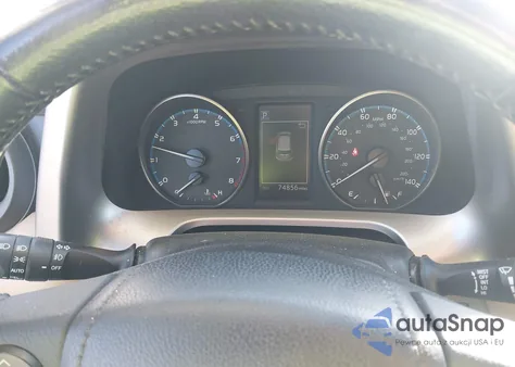 2017 Toyota Rav4 Xle z USA, uszkodzony, nr VIN JTMWFREV5HJ143436